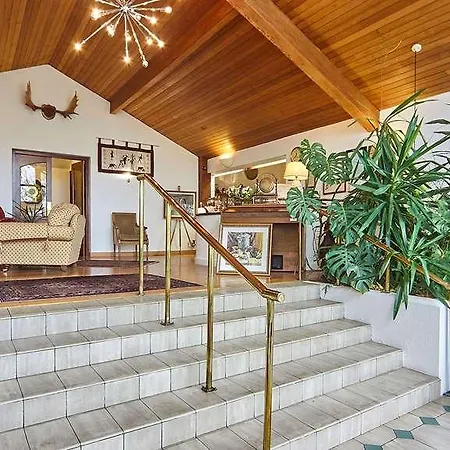 Cedar & Restaurant 4* Newbawn