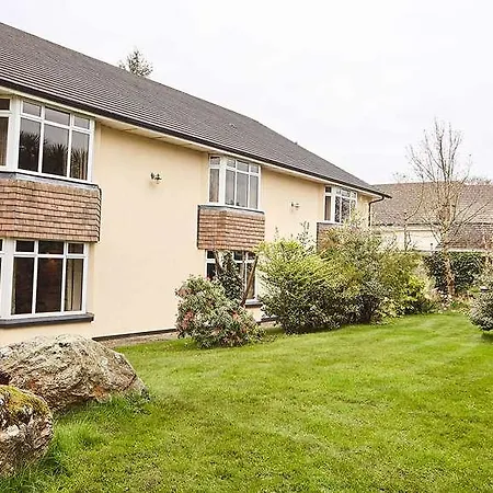 Cedar & Restaurant 4* Newbawn