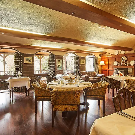 Hotel Cedar & Restaurant Newbawn