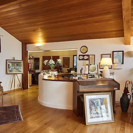 Hotel Cedar & Restaurant