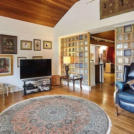 Hotel Cedar & Restaurant Newbawn