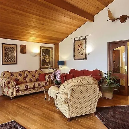 Cedar & Restaurant Hotel 4*