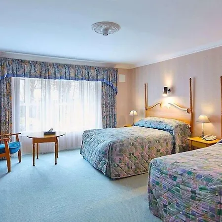 Cedar & Restaurant Hotel