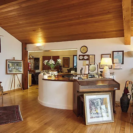 Cedar & Restaurant Hotel Newbawn