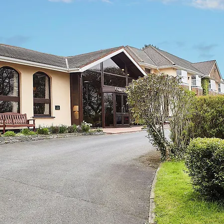 Cedar & Restaurant Newbawn