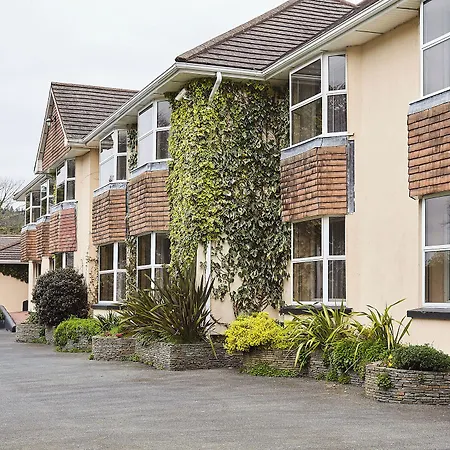 Cedar & Restaurant Newbawn