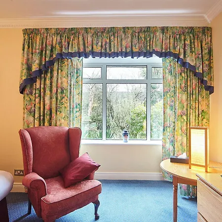 Cedar & Restaurant Hotel Newbawn