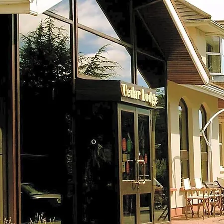 Cedar & Restaurant Hotel