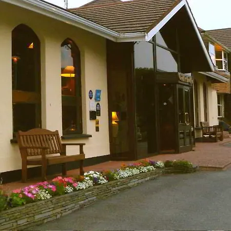 Hotel Cedar & Restaurant Newbawn