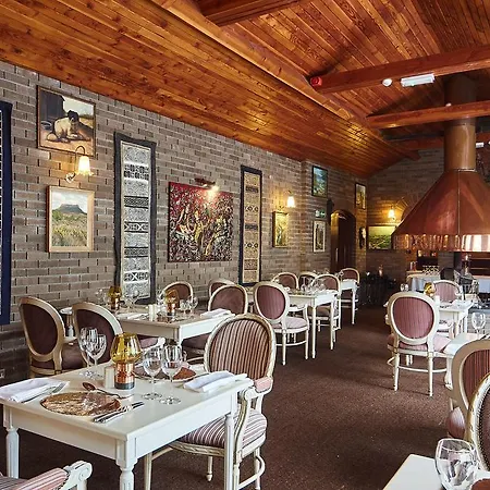 Szálloda Cedar & Restaurant 4*