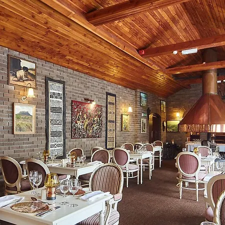 Cedar & Restaurant 4*