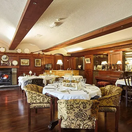 Cedar & Restaurant Hotel 4*