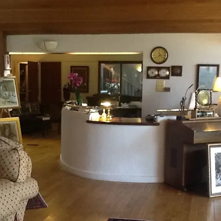 Cedar & Restaurant Hotel