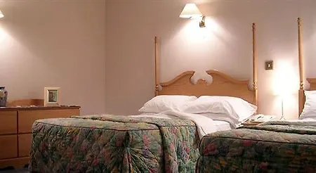 Cedar & Restaurant 4* Newbawn