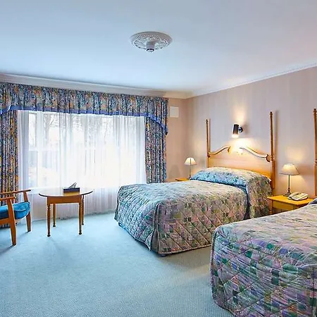 Cedar & Restaurant 4* Newbawn