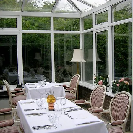 Cedar & Restaurant Szálloda