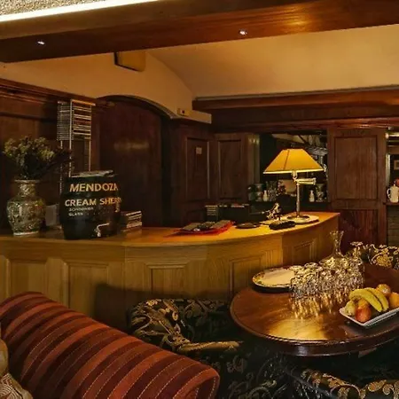 Cedar & Restaurant Hotel 4*