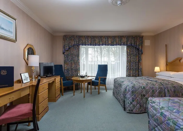 Cedar & Restaurant 4* Newbawn