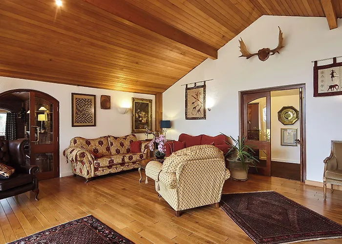 Cedar & Restaurant 호텔