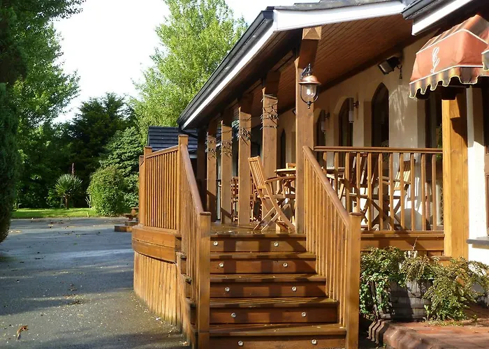 Cedar & Restaurant 호텔 4*