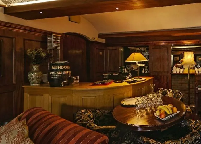 Cedar & Restaurant 호텔 4*